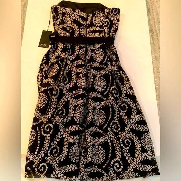 White House Black Market Black & Nude Strapless Embroidered MIDI Dress 10 NWT - Picture 9 of 11